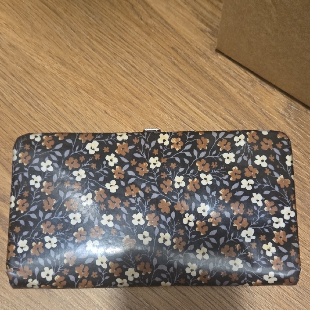 Floral Patterned Wallet - Picture 2 of 3